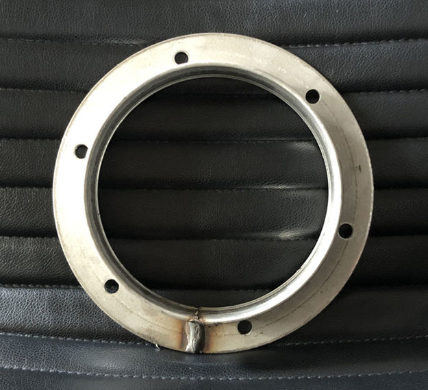 Picture of 4" ANGLE FLANGE T304 s/s (with holes)