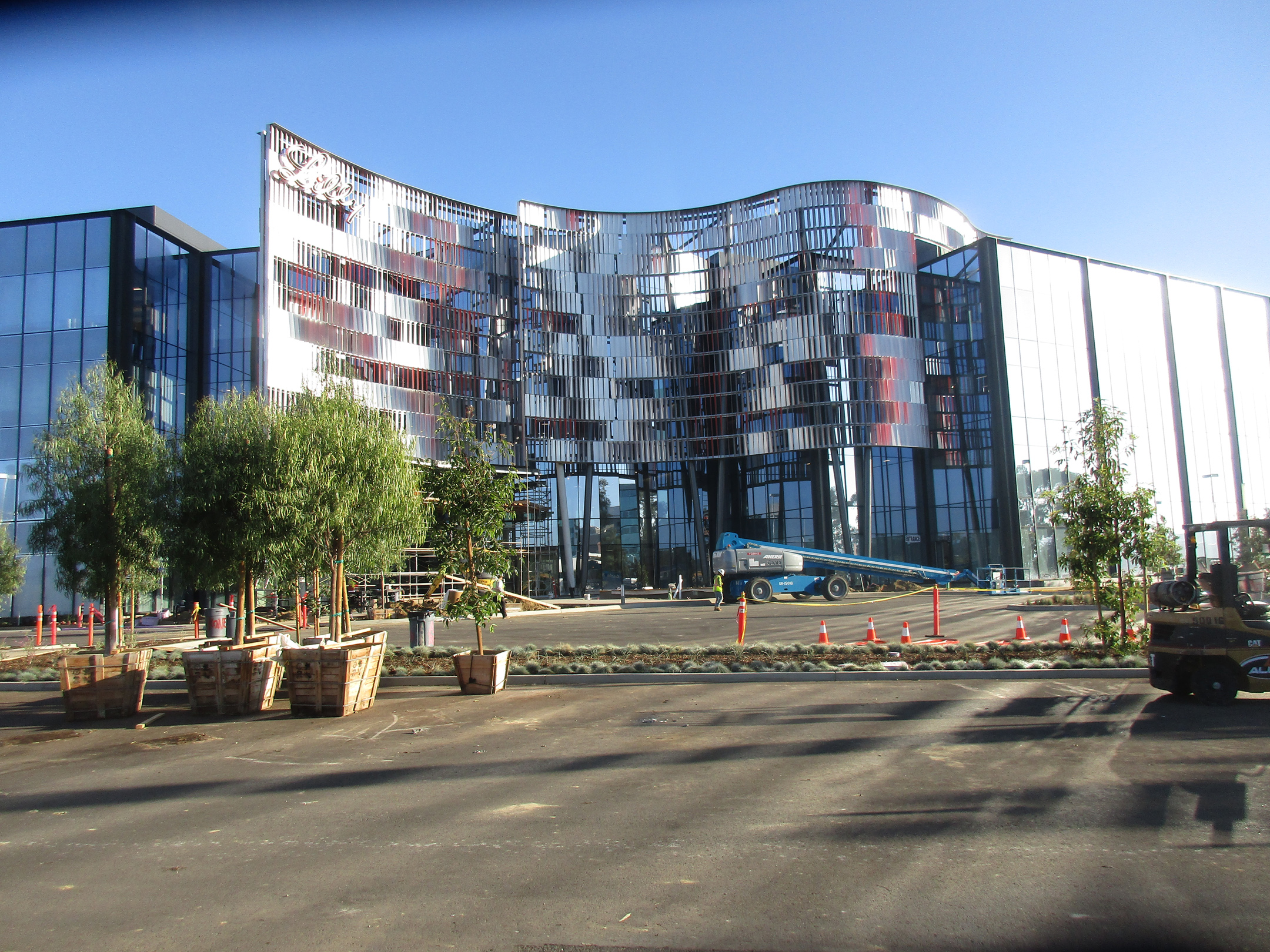 Curved Steel Provided for the Eli Lilly San Diego Biotech Center in La