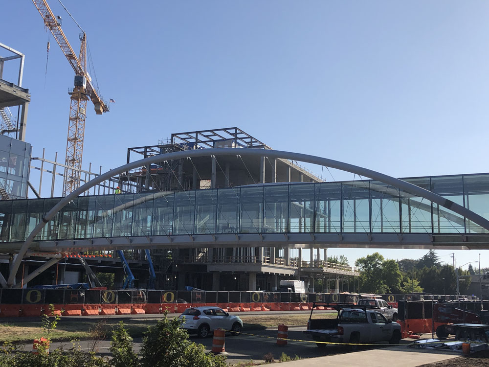 Curved Steel Sky Bridge at the Phil and Penny Knight Campus for Accelerating Scientific Impact