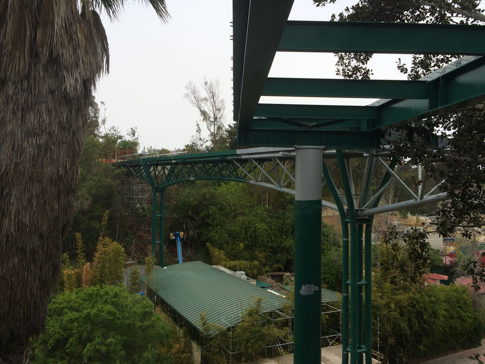 Basher Bridge: Curved Steel Bridge at the San Diego Zoo