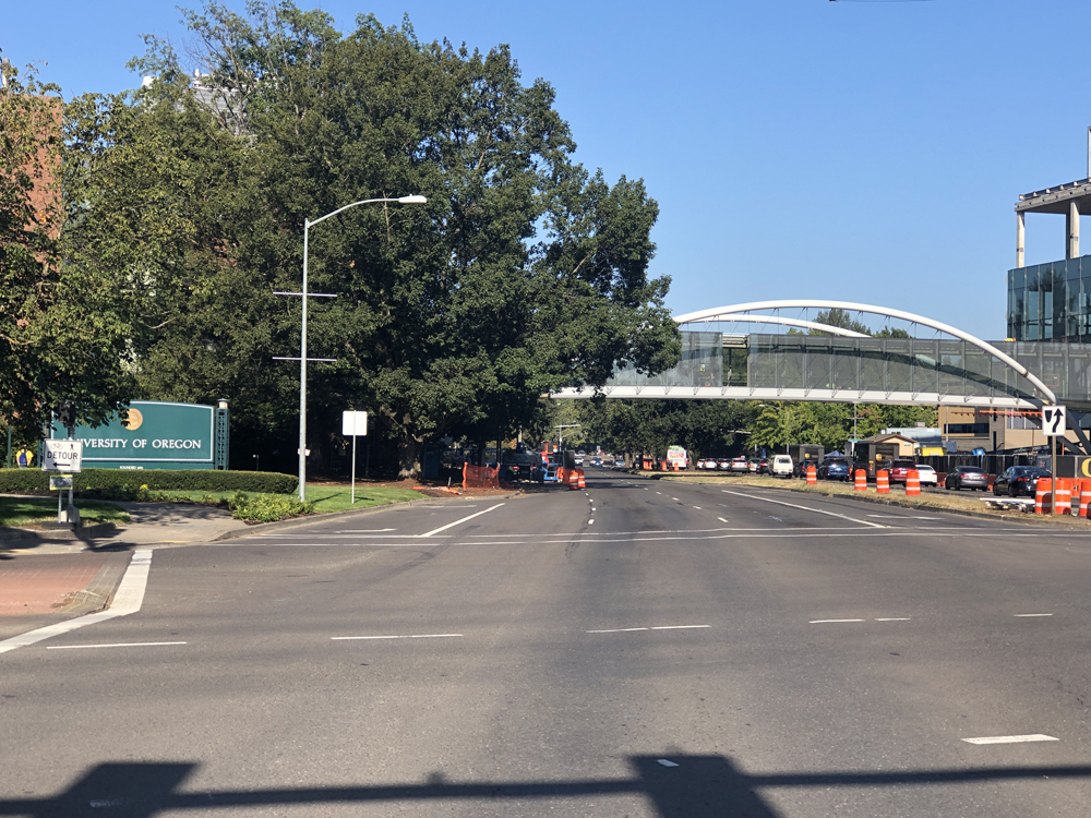 University of Oregon Curved Steel Sky Bridge Phil & Penny Knight Campus for Accelerating Scientific Impact Eugene, OR