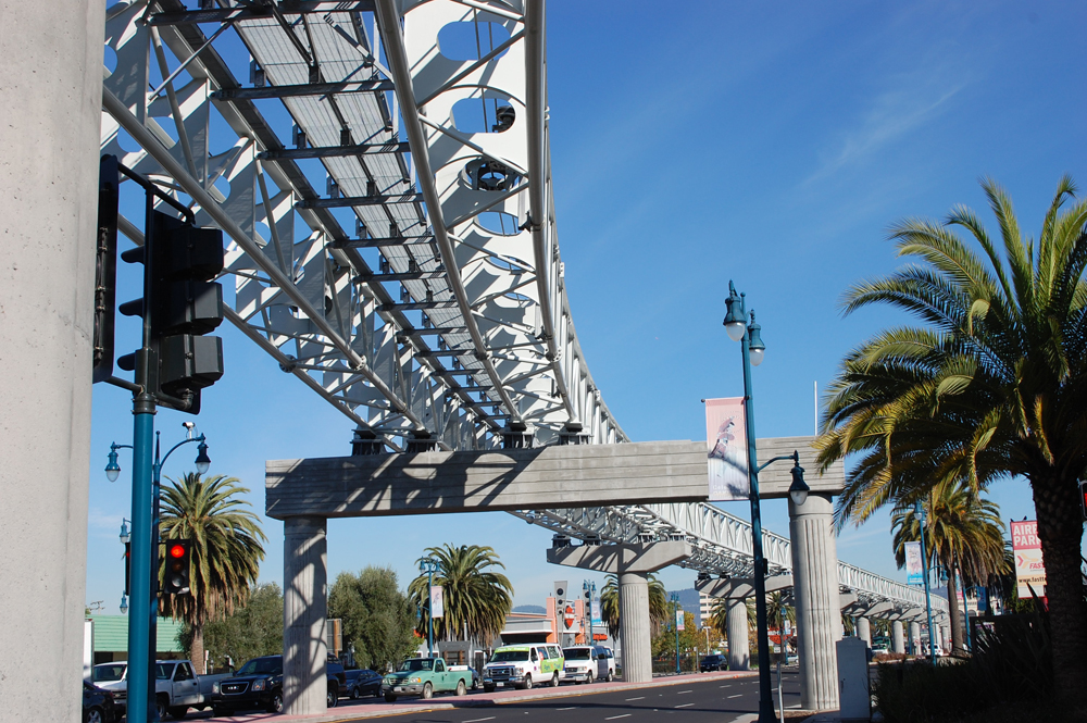Curved Steel Light-Rail Tracks for Bay Area Rapid Transit